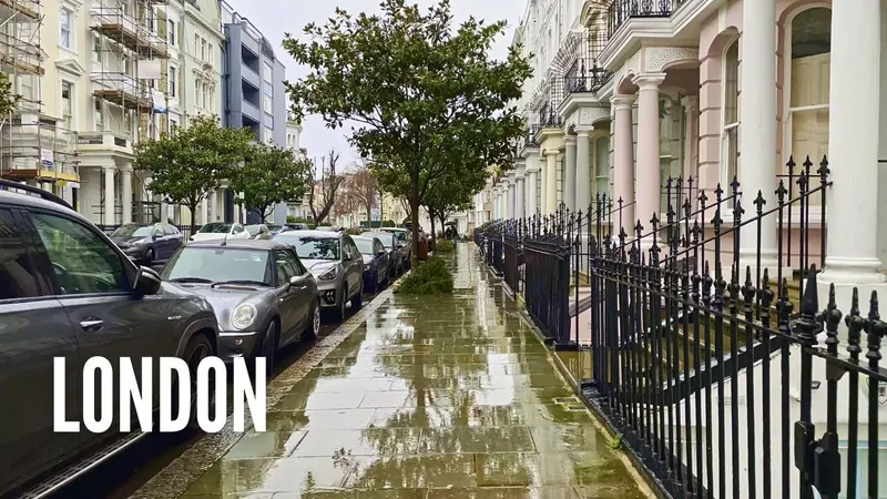 Notting Hill in the Rain: Exploring the Colourful Streets