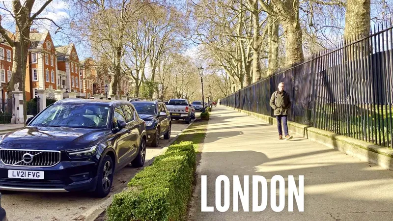 London Kensington &amp; Notting Hill Walk: A Journey Through Rich Neighbourhoods