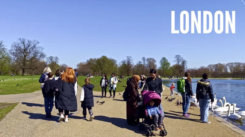A Pleasant Spring Walk in Hyde Park and Kensington Gardens